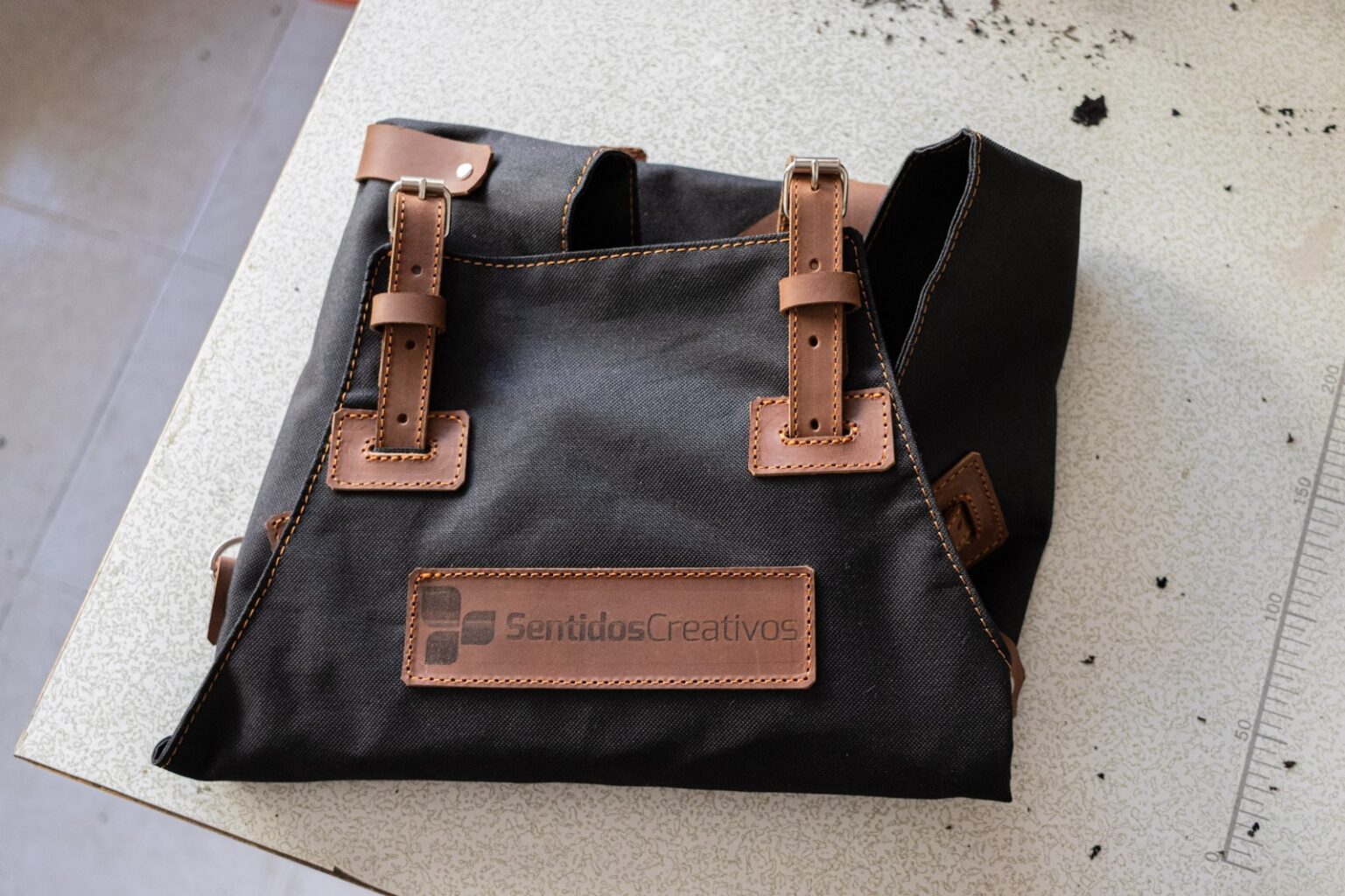 Mandil de lona y cuero - Imagen 11
